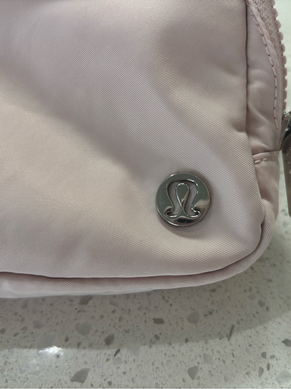 Lululemon Light Pink 1L Everywhere Belt Bag - Picture 2 of 8
